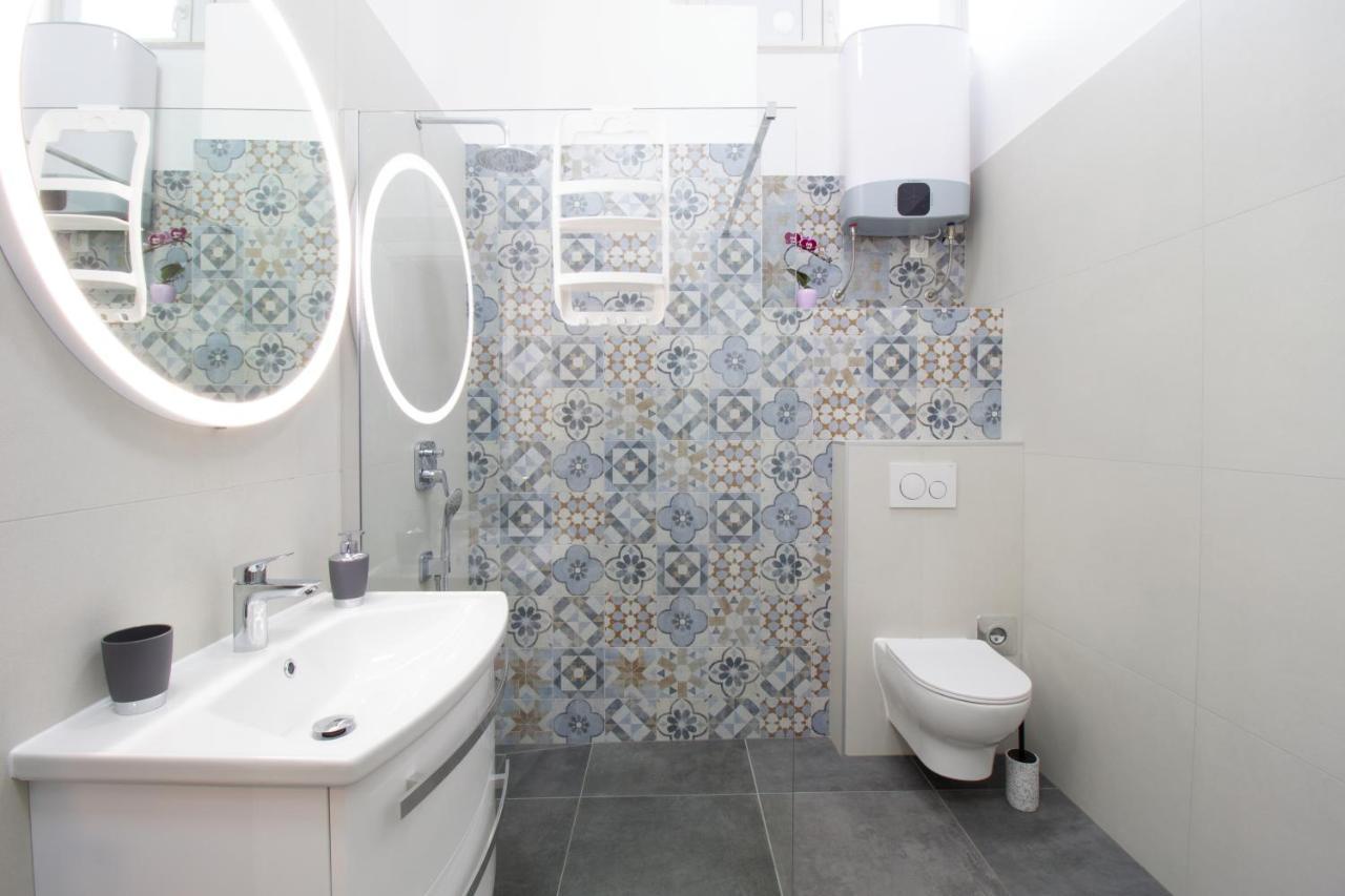 Split Urban Getaway Apartment Ngoại thất bức ảnh